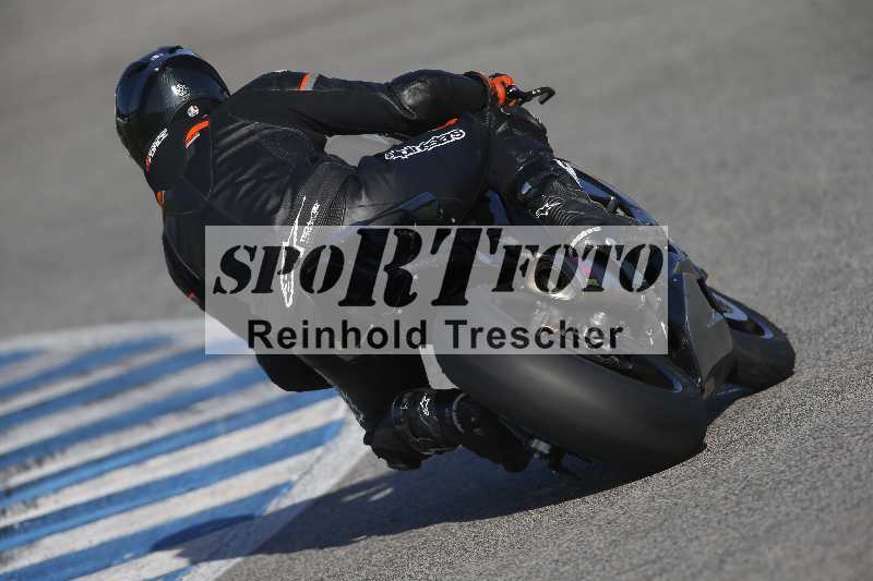 /Archiv-2024/02 29.01.-02.02.2024 Moto Center Thun Jerez/Gruppe gruen-green/backside